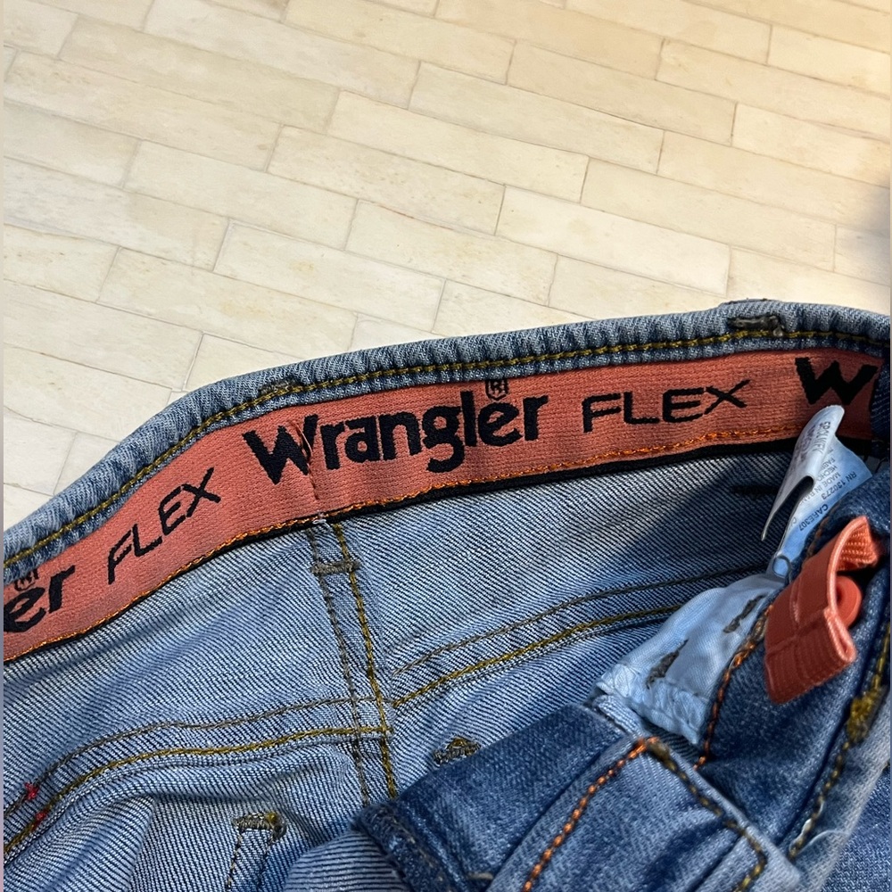 Wrangler Flex Blue Wash Toddler Boy Straight Leg Jeans size 5 - Picture 8 of 9